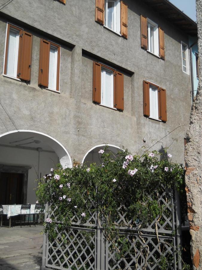 Appartamento Al Ponte Marone Exterior foto
